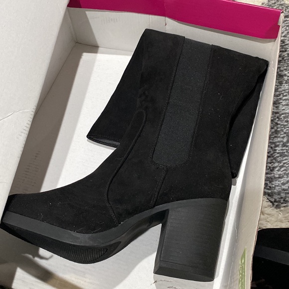 SO Women’s Knee High Boots - Picture 6 of 9